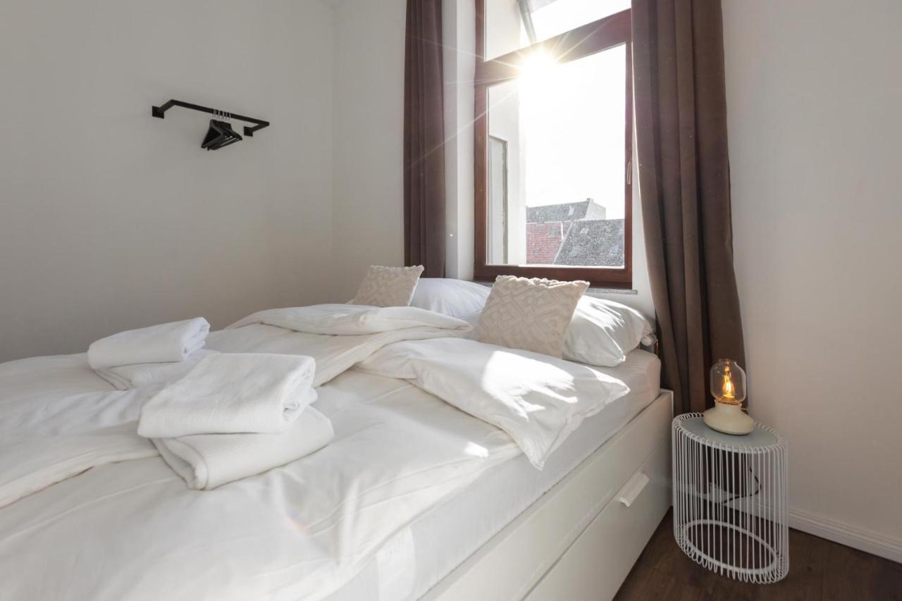 Koje Eins I Grosses Apartment Mit 2 Schlafzimmern Bremerhaven Bagian luar foto